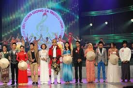 ພົບປະກັບບັນດານັກຮ້ອງເຂົ້າຮ່ວມງານມະຫາກຳປະກວດນັກຮ້ອງສຽງທອງ ໂທລະພາບ ອາຊຽນ 2012